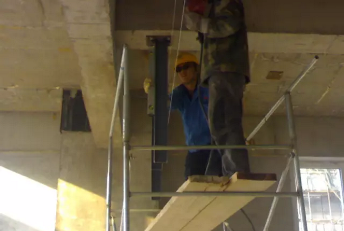 圖文解析電纜橋架安裝實例(圖19) 電纜橋架施工